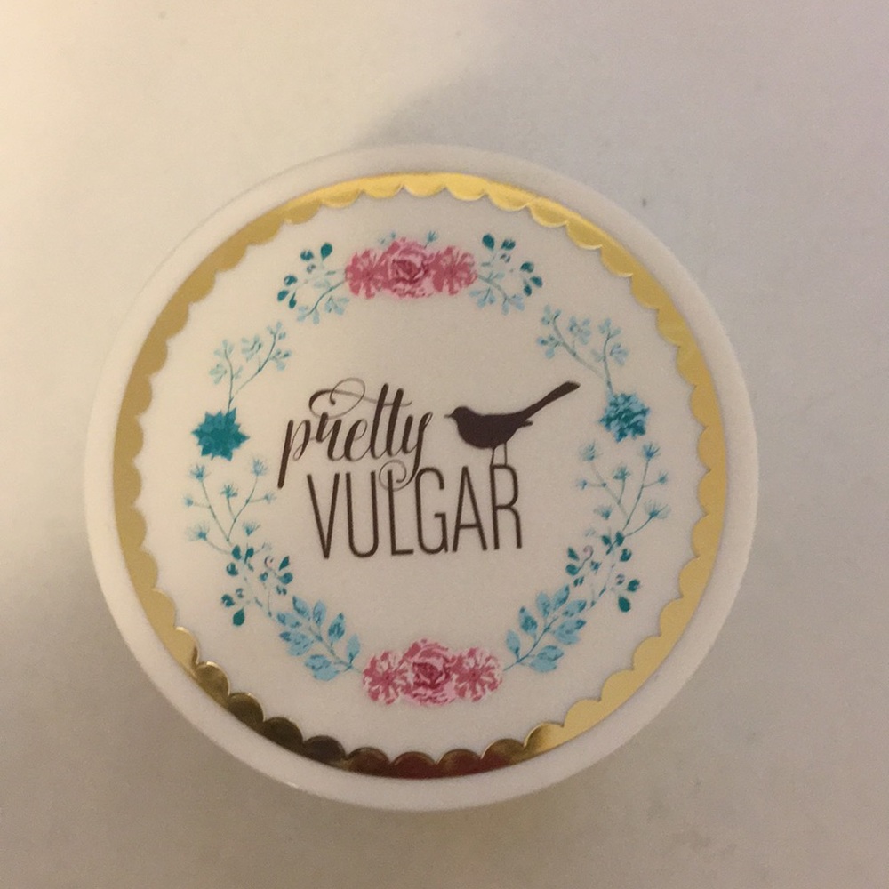 Brand new Pretty vulgar translucent powder!